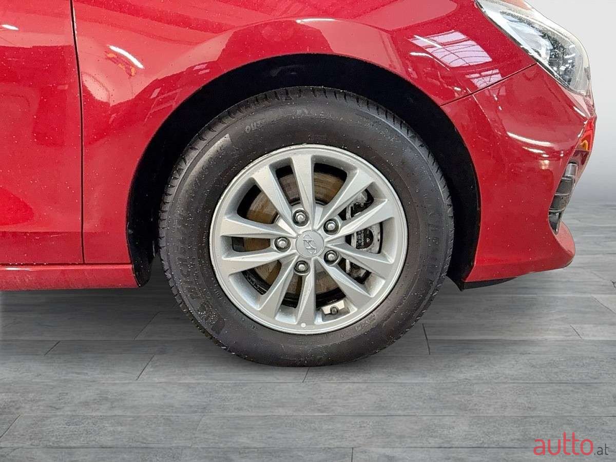 2020' Hyundai i30 photo #6