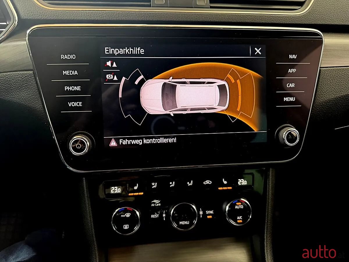 2021' Skoda Superb photo #5