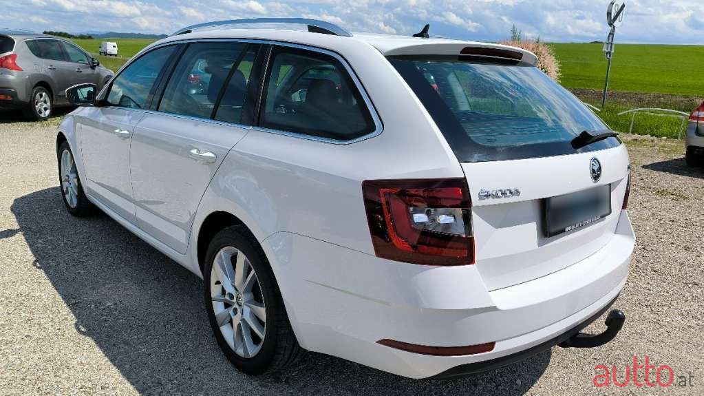 2020' Skoda Octavia photo #3