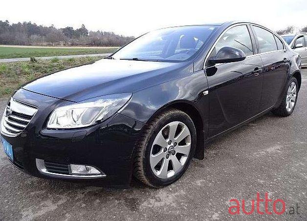 2009' Opel Insignia photo #1