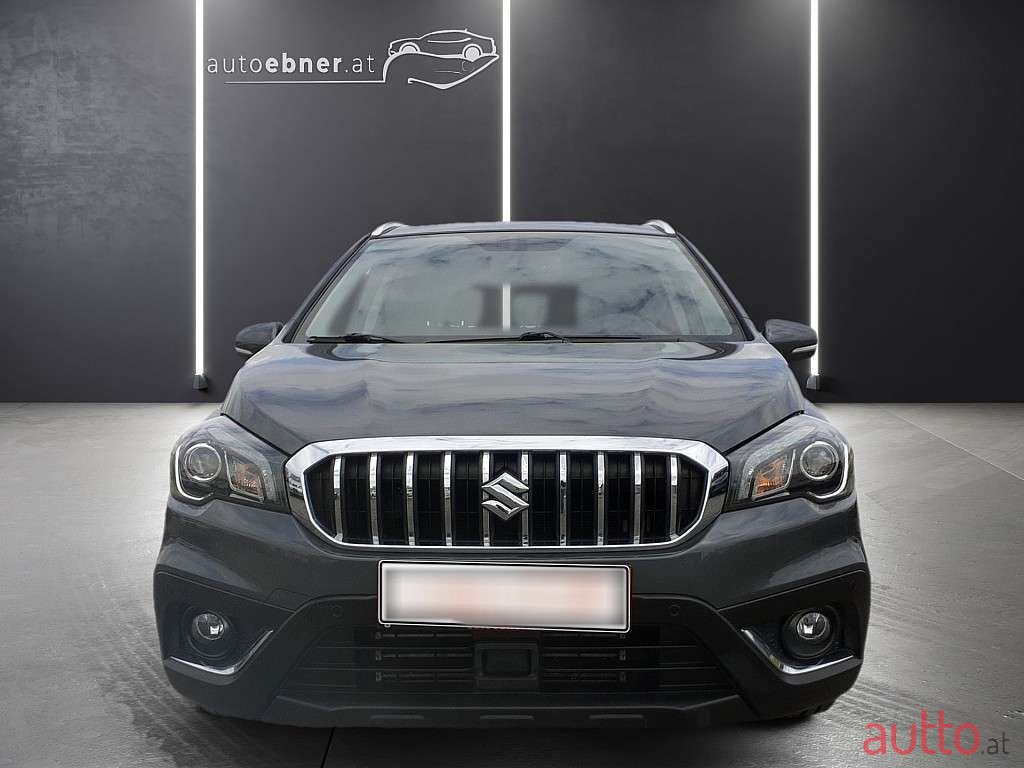 2017' Suzuki SX4 photo #2