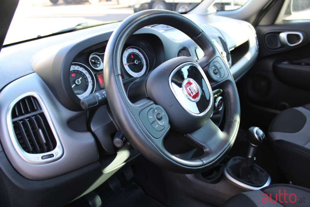 2016' Fiat 500L photo #5