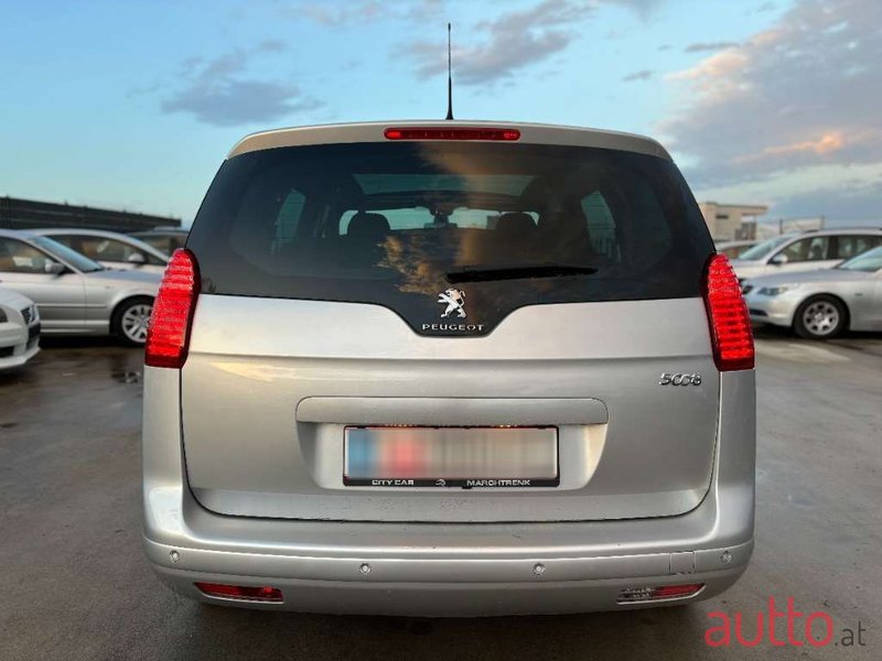 2015' Peugeot 5008 photo #4