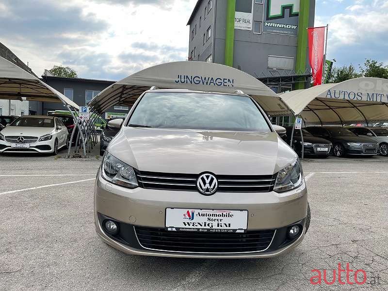 2014' Volkswagen Touran photo #2