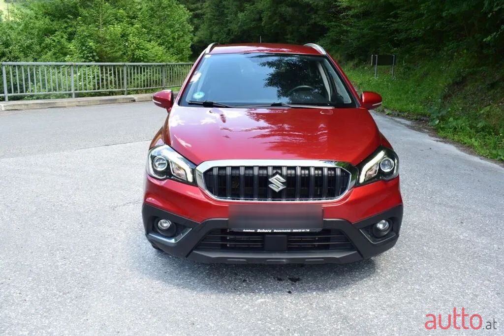 2019' Suzuki SX4 photo #1