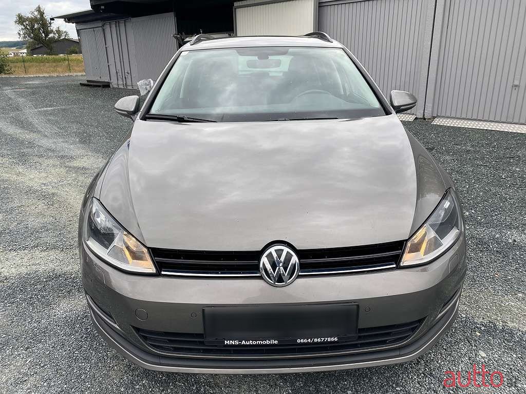 2017' Volkswagen Golf photo #1