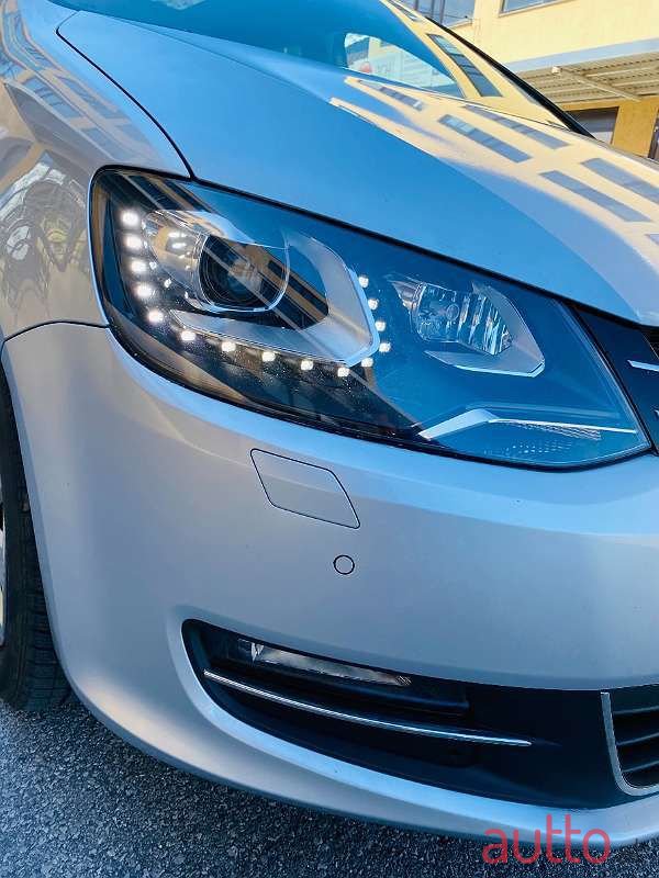 2011' Volkswagen Sharan photo #4