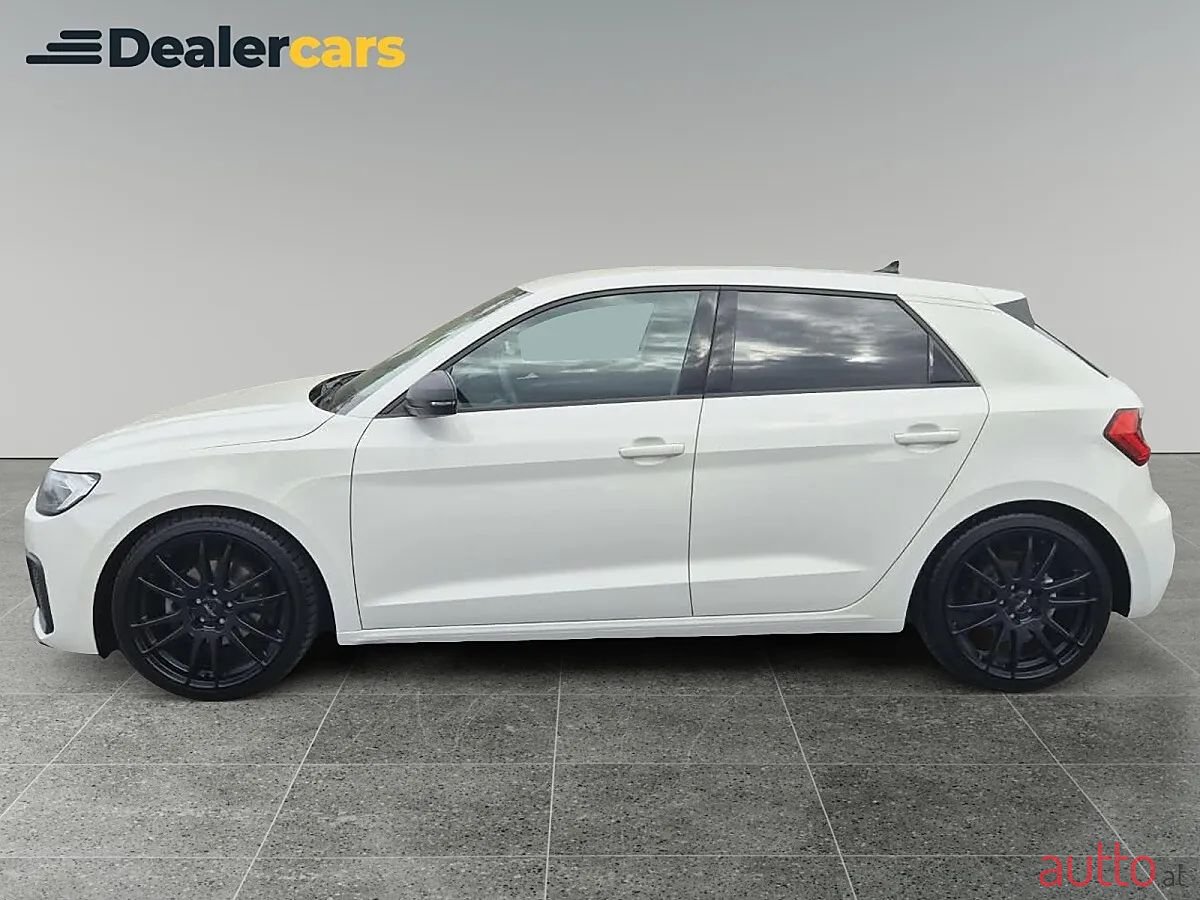 2023' Audi A1 photo #2