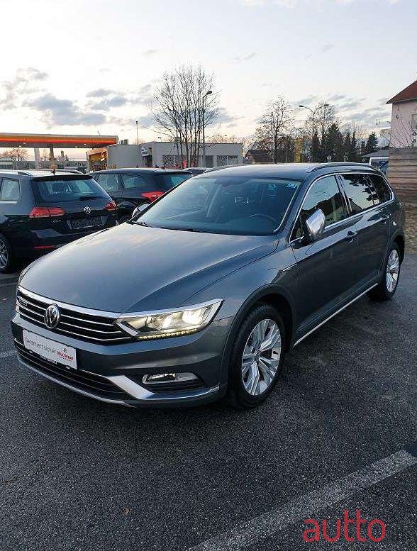 2017' Volkswagen Passat photo #1