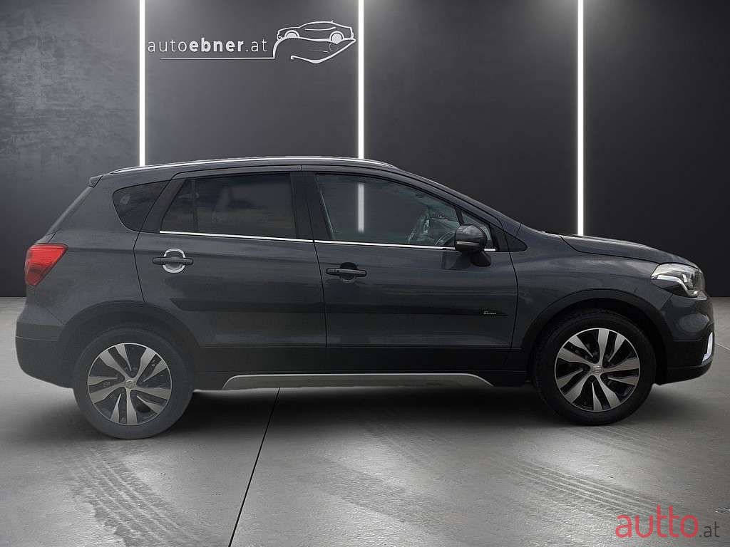 2017' Suzuki SX4 photo #4