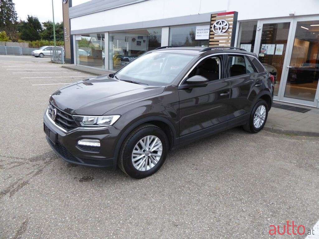 2019' Volkswagen T-Roc photo #2