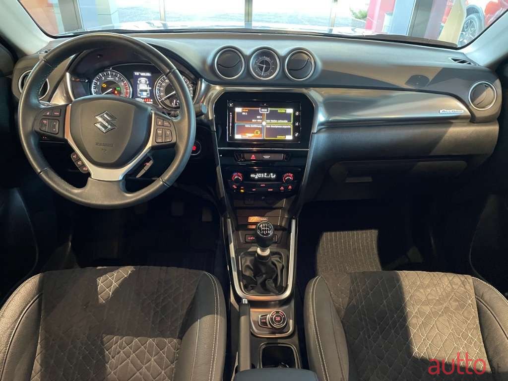 2020' Suzuki Vitara photo #5