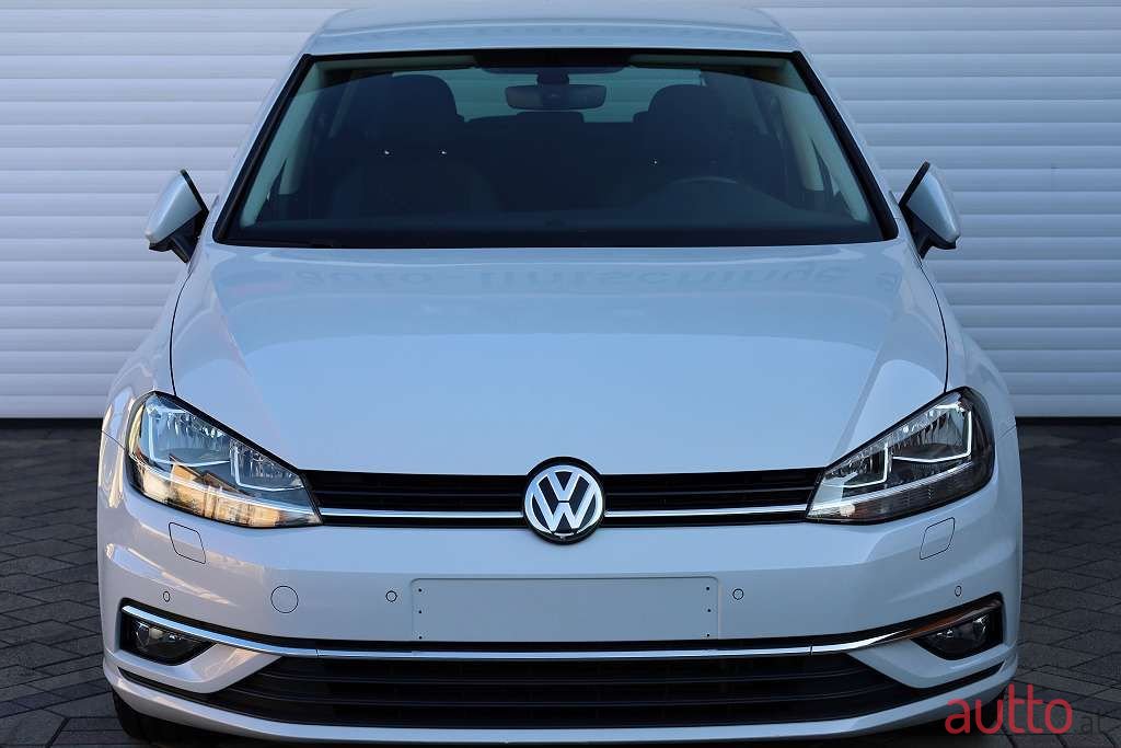 2018' Volkswagen Golf photo #4