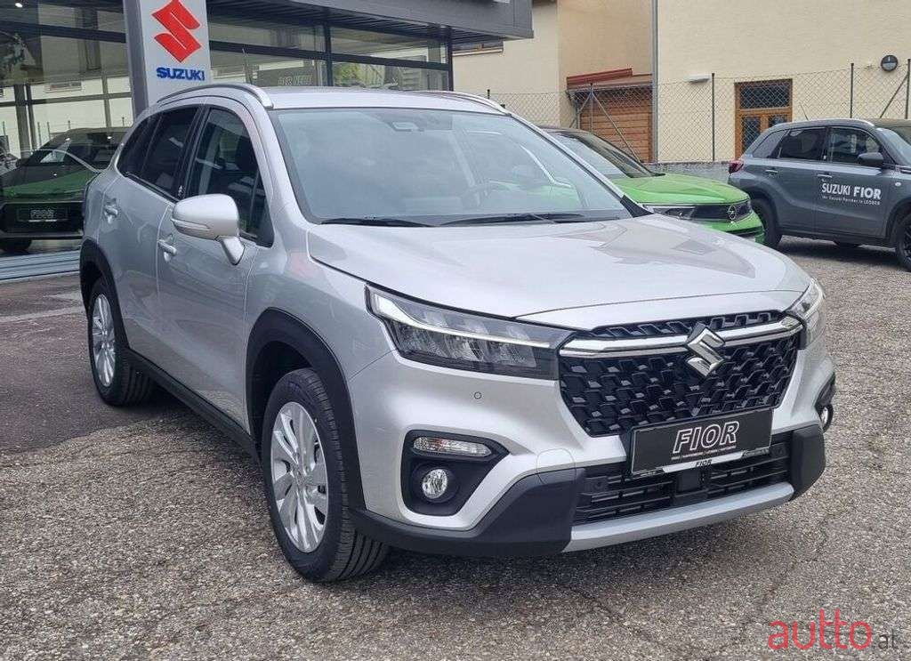 2023' Suzuki S-Cross photo #2