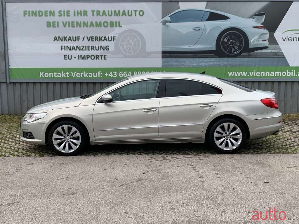 2010' Volkswagen Passat photo #3