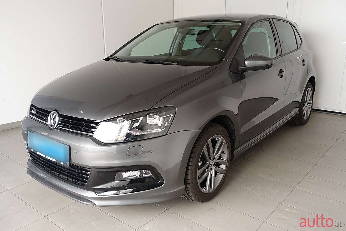 2015' Volkswagen Polo photo #1