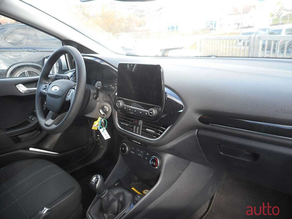 2020' Ford Fiesta photo #3