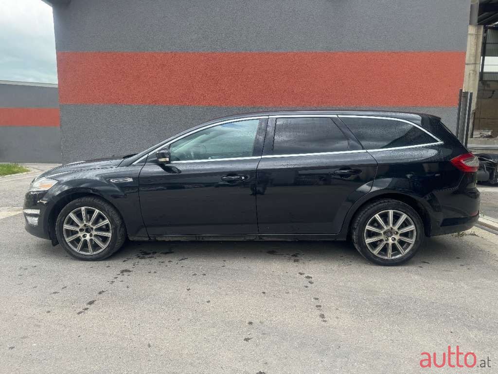 2013' Ford Mondeo photo #5