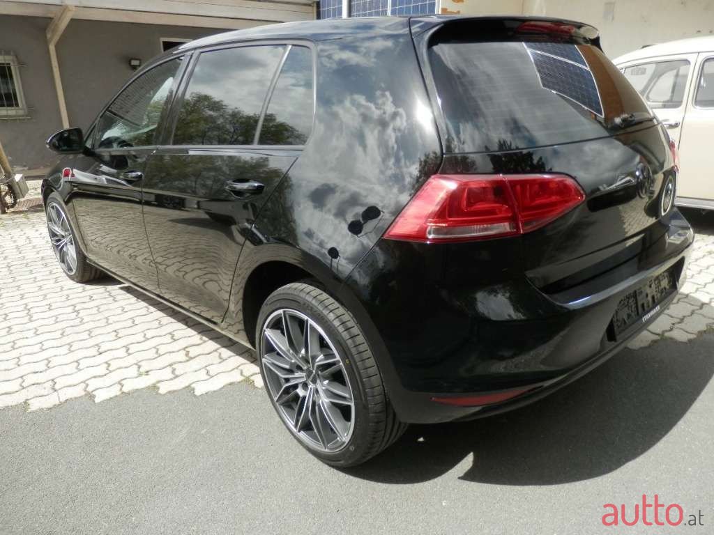 2014' Volkswagen Golf photo #3