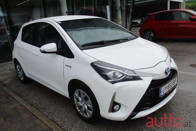 2020' Toyota Yaris photo #1