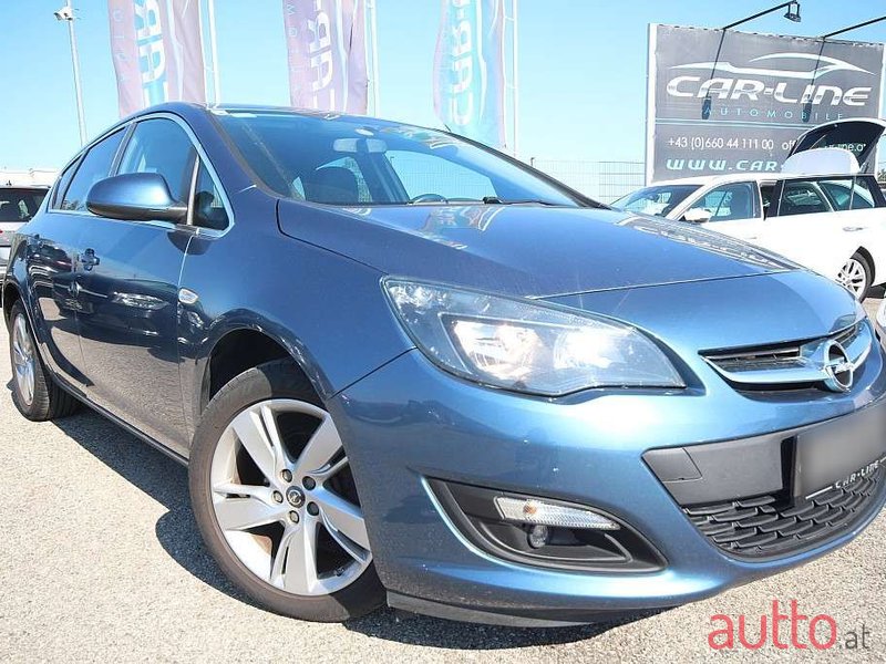 2015' Opel Astra photo #1