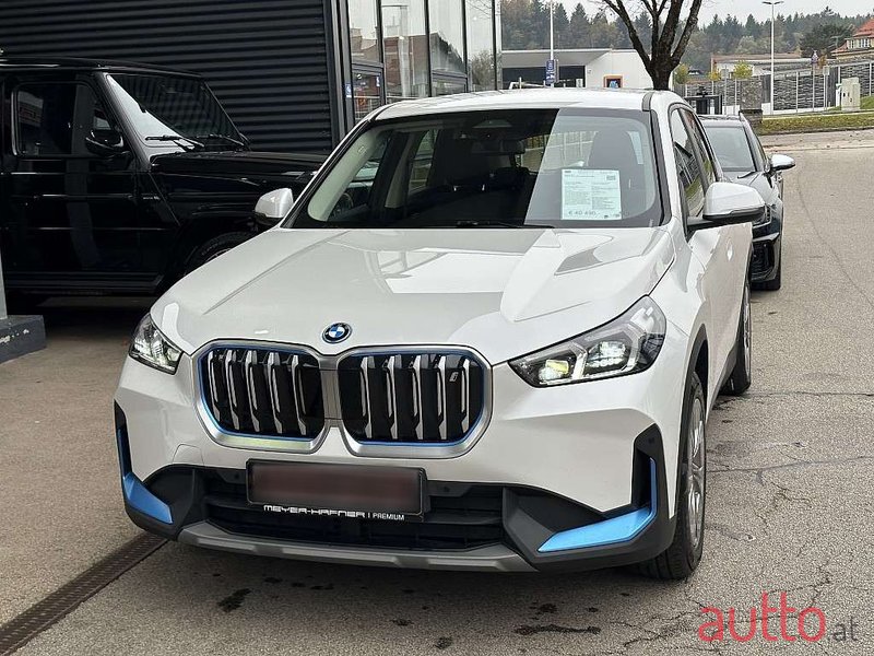 2022' BMW iX1 photo #3