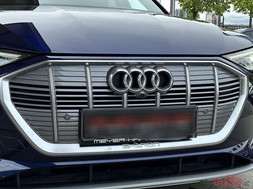 2020' Audi e-tron photo #6