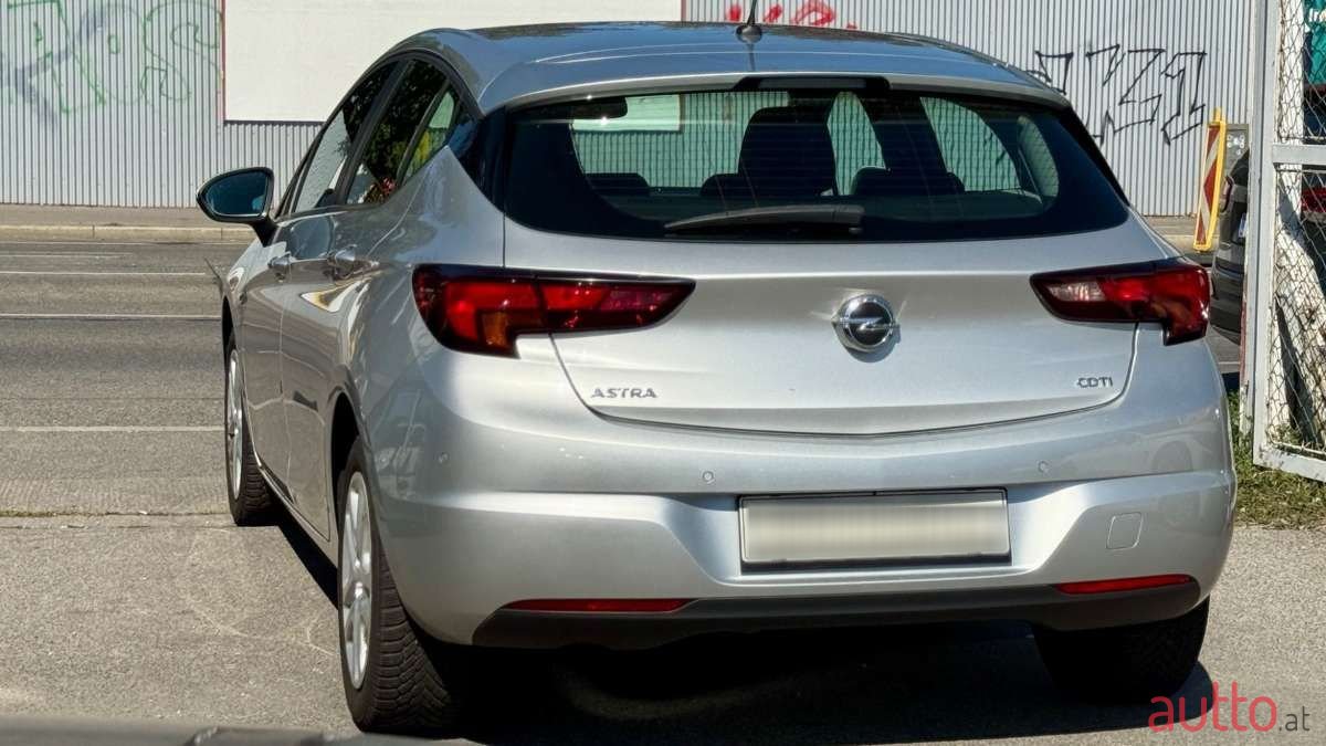 2016' Opel Astra photo #4