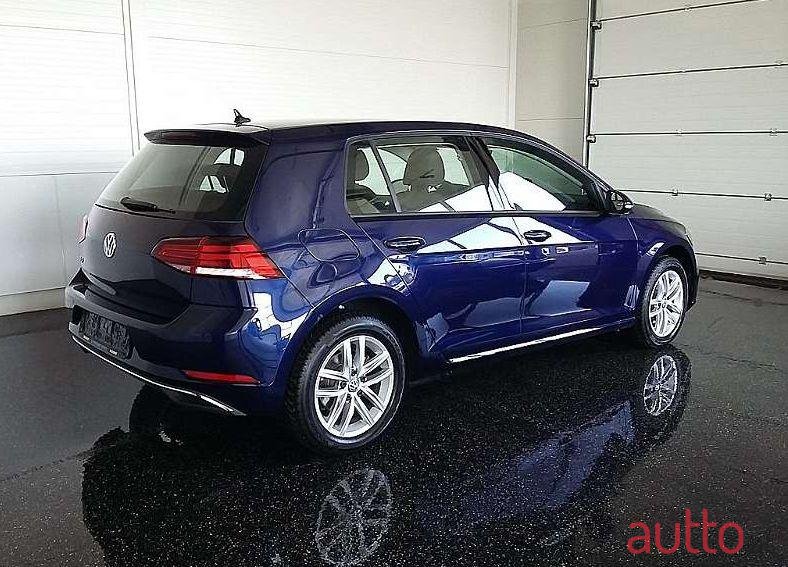 2018' Volkswagen Golf photo #1