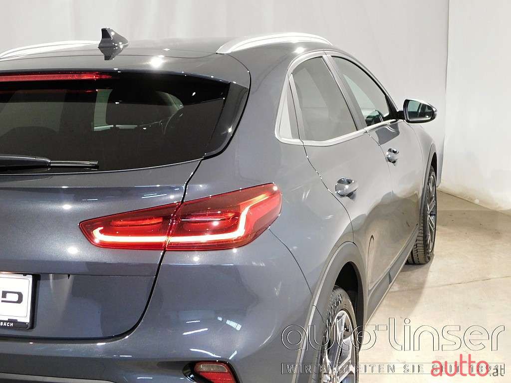 2022' Kia Xceed photo #3