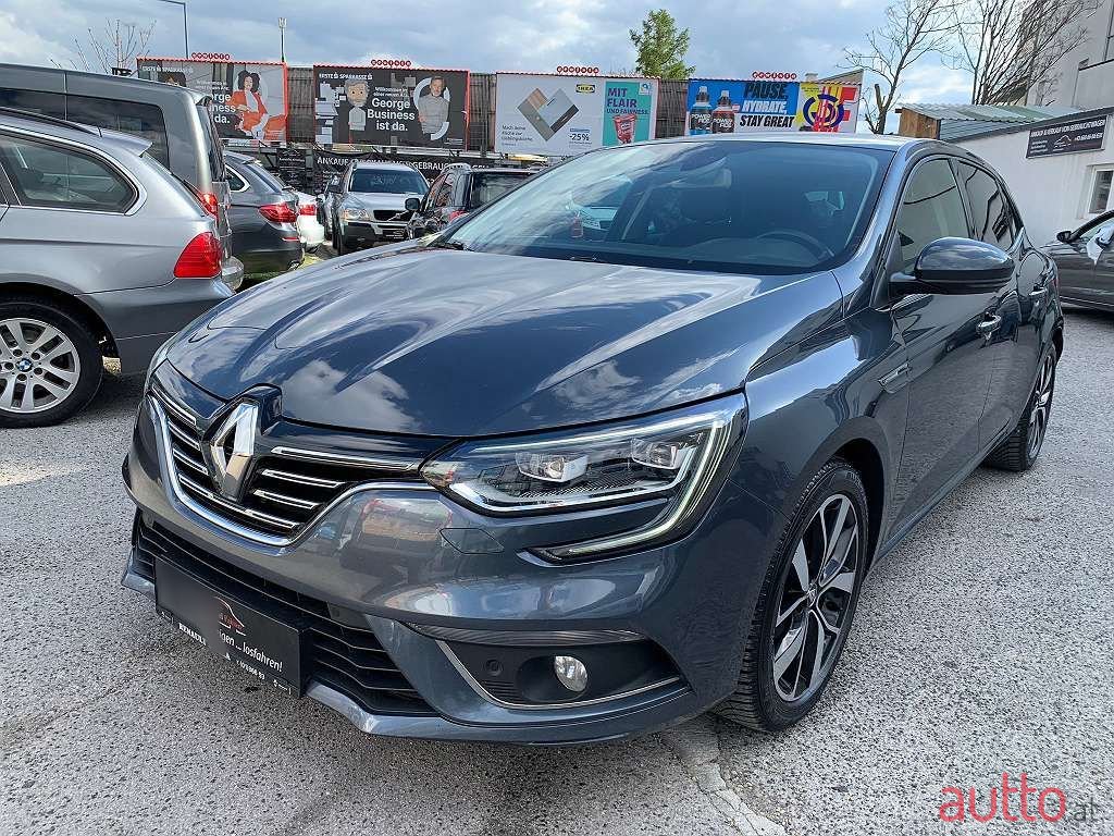 2019' Renault Megane photo #1