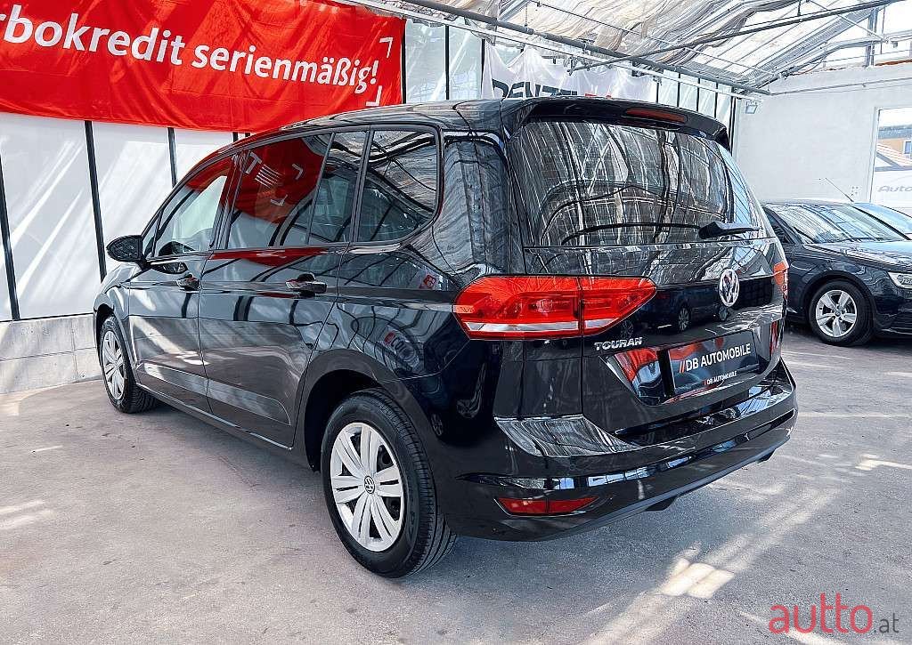 2019' Volkswagen Touran photo #6