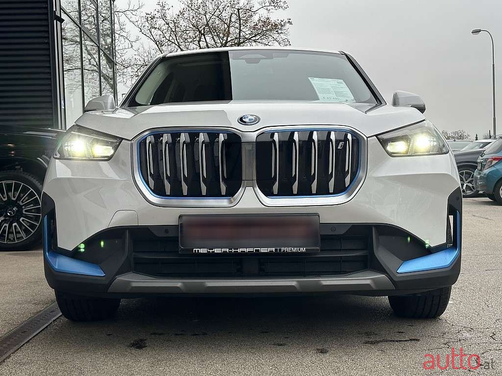 2022' BMW iX1 photo #5