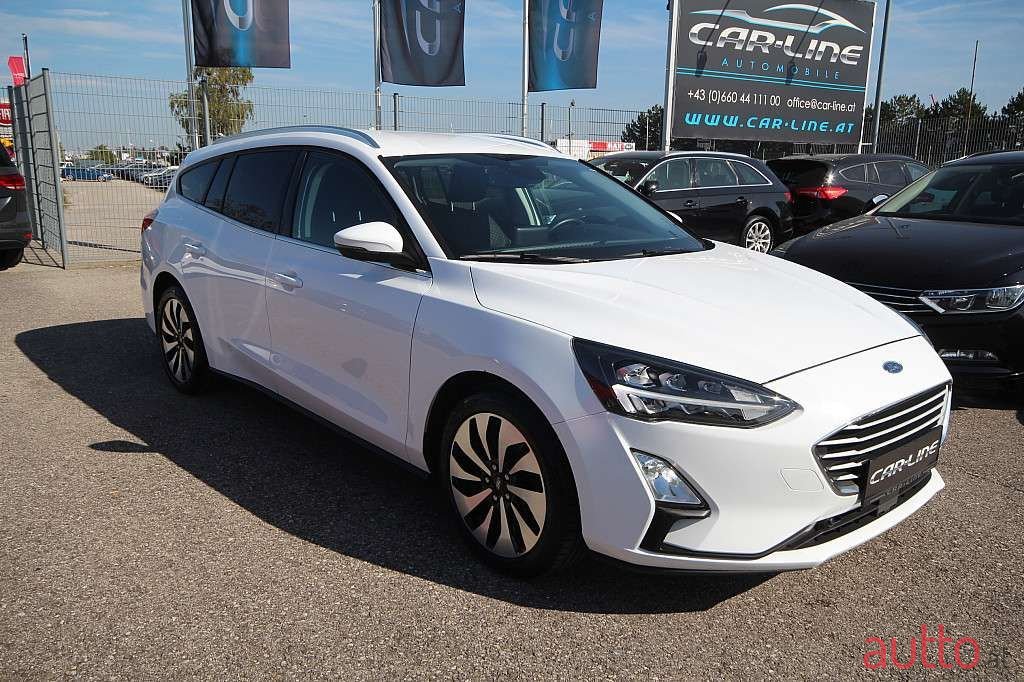 2020' Ford Focus photo #5