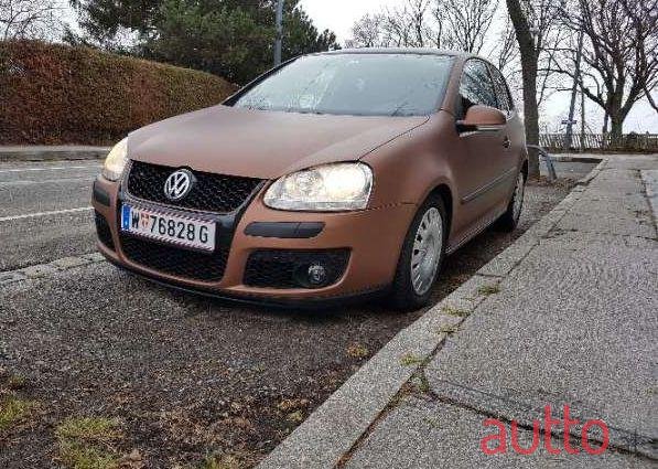 2005' Volkswagen Golf photo #1