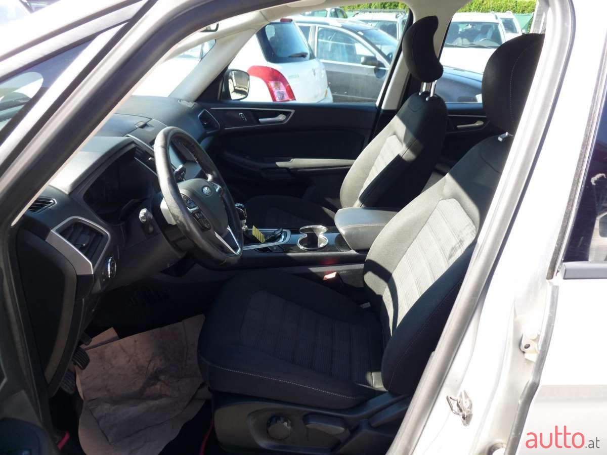 2016' Ford Galaxy photo #4