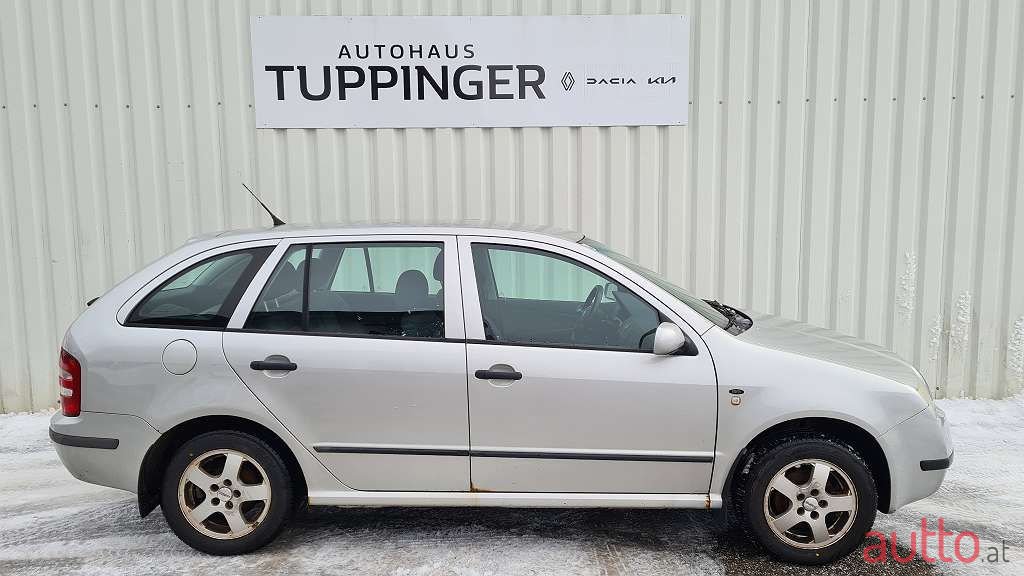 2002' Skoda Fabia photo #4