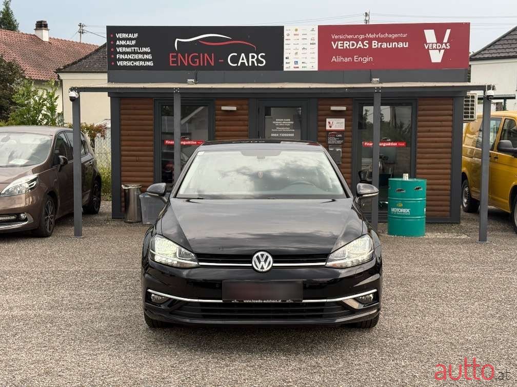 2017' Volkswagen Golf photo #2