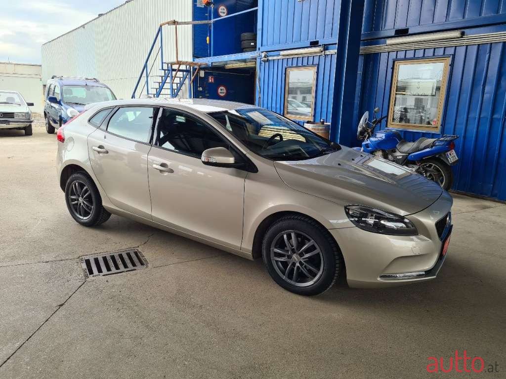 2016' Volvo V40 photo #3