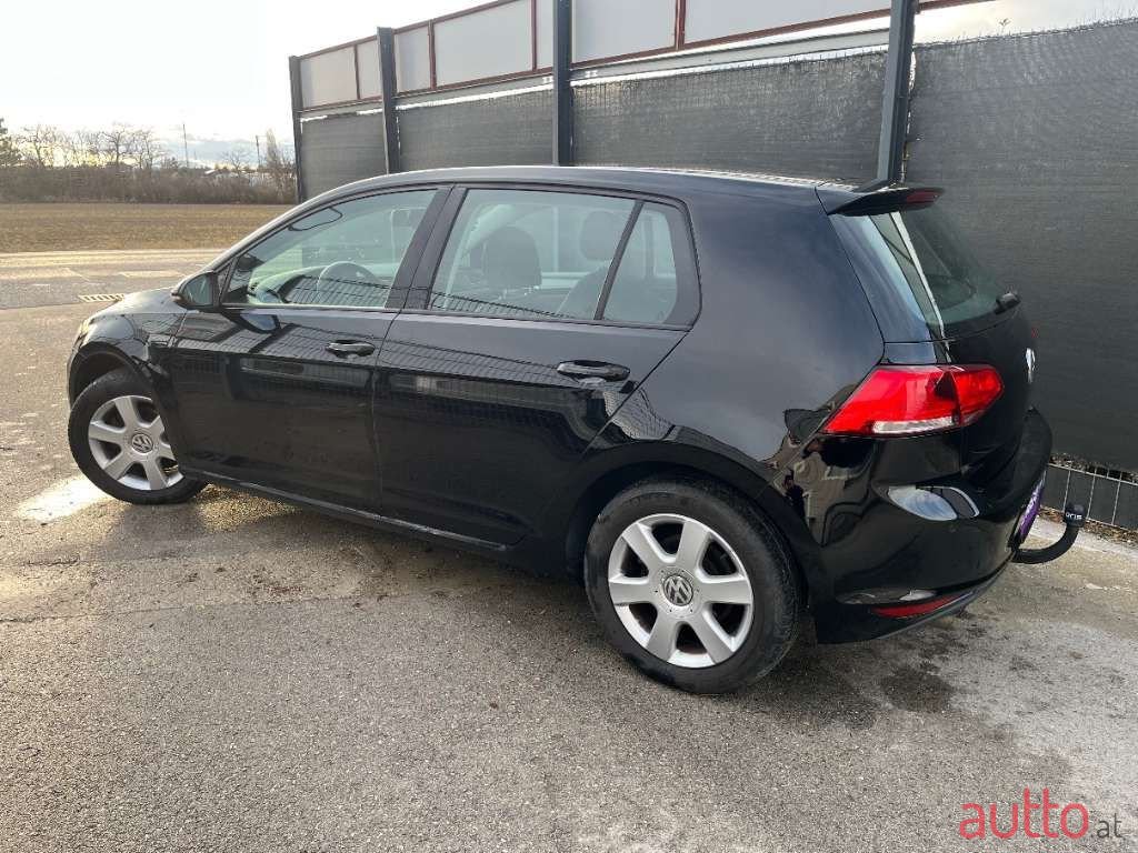 2013' Volkswagen Golf photo #6