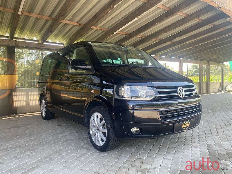 2011' Volkswagen Multivan photo #1