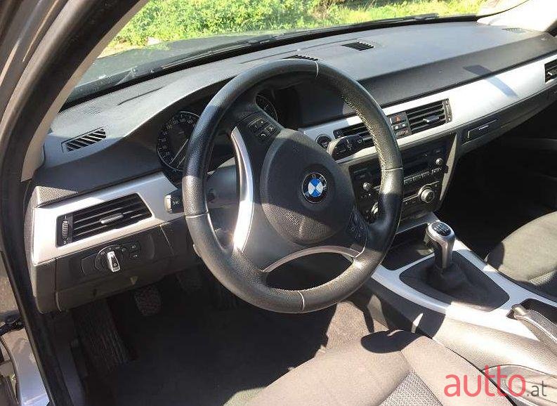 2010' BMW 3Er-Reihe photo #2