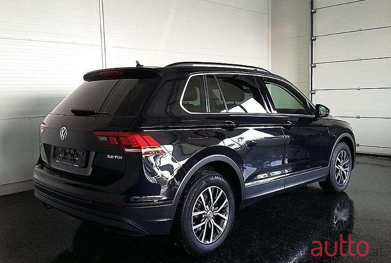 2016' Volkswagen Tiguan photo #1