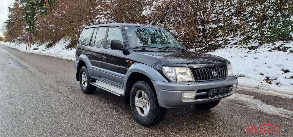 2002' Toyota Land Cruiser photo #2