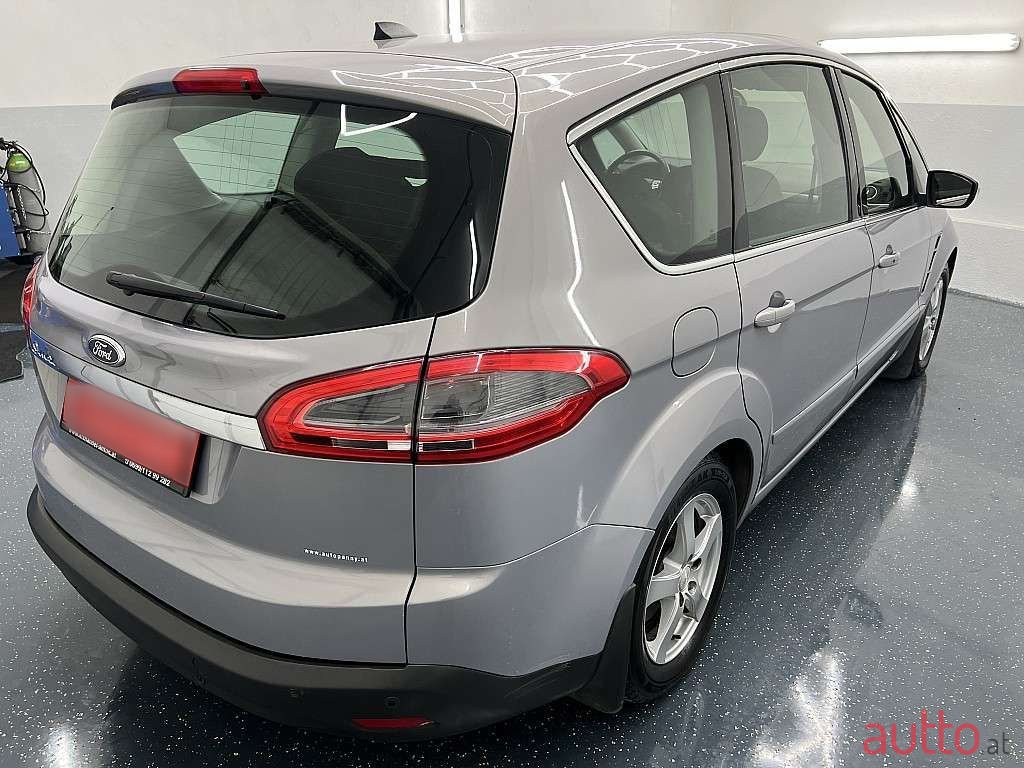 2013' Ford S-Max photo #5