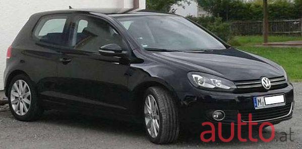 2011' Volkswagen Golf photo #1