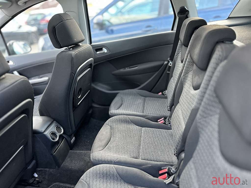 2008' Peugeot 308 photo #6