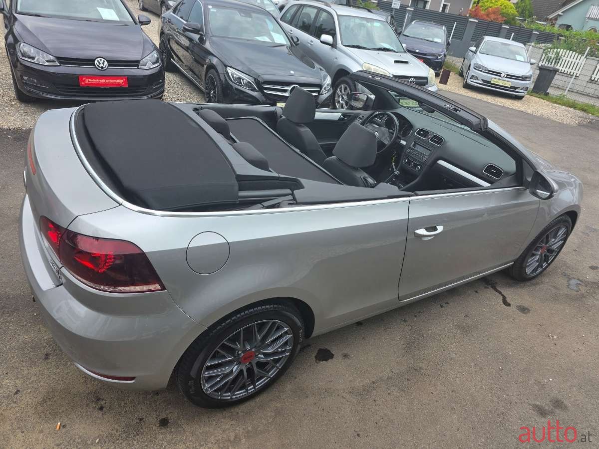 2011' Volkswagen Golf photo #5