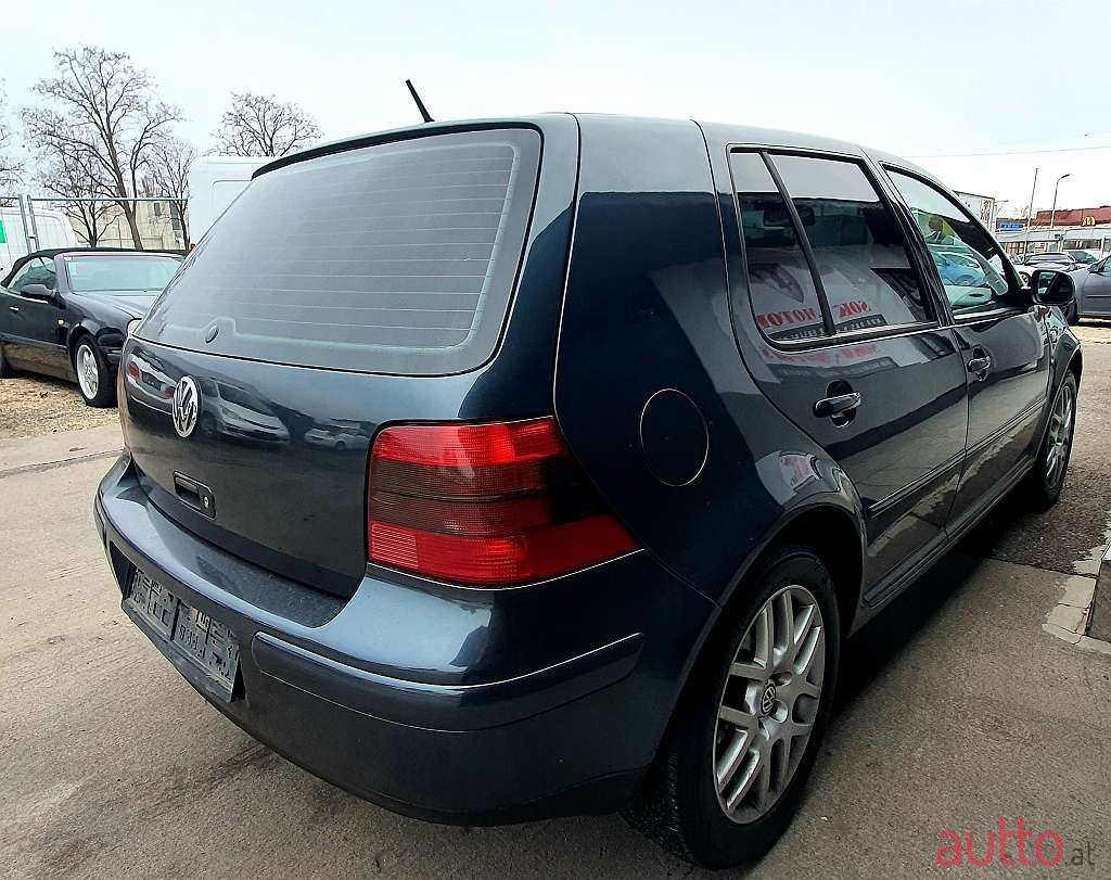 2003' Volkswagen Golf photo #4