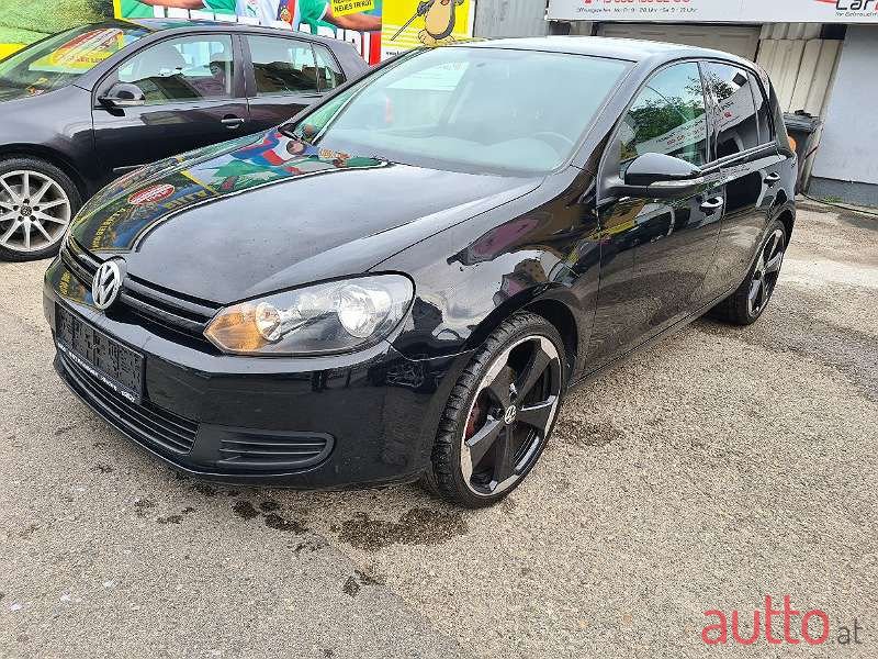 2010' Volkswagen Golf photo #2